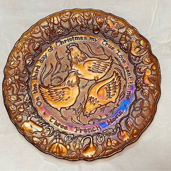 Vintage 1972 Imperial carnival glass 12 days of Christmas plate. Mint condition - Picture 1 of 2